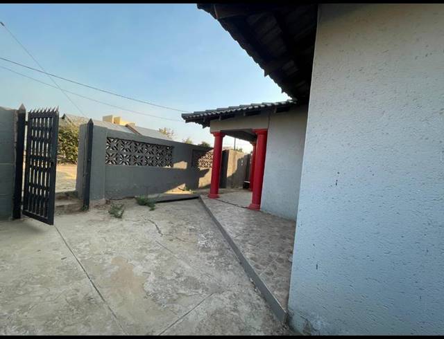 3 BEDROOM HOUSE FOR SALE IN MANKWENG